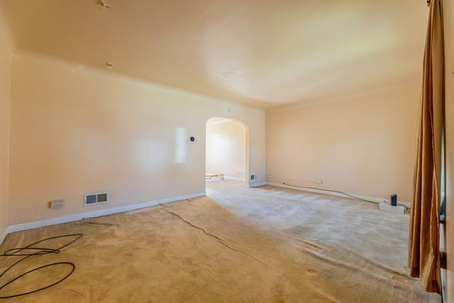 10211 S Eberhart Avenue, Chicago, IL 60628