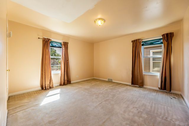 10211 S Eberhart Avenue, Chicago, IL 60628
