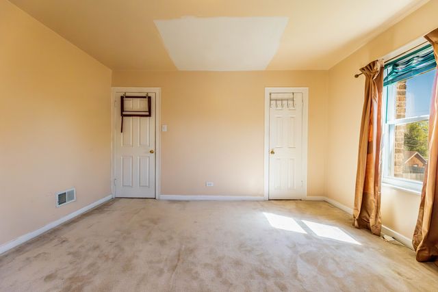 10211 S Eberhart Avenue, Chicago, IL 60628