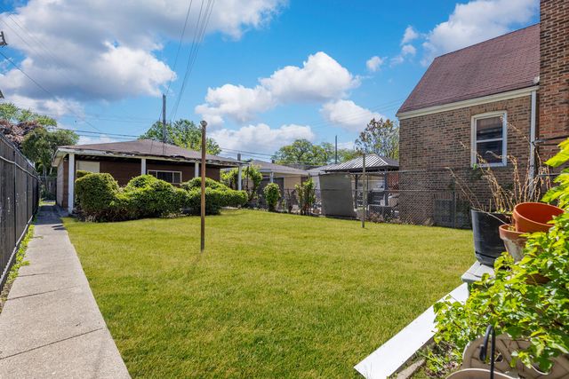 10211 S Eberhart Avenue, Chicago, IL 60628