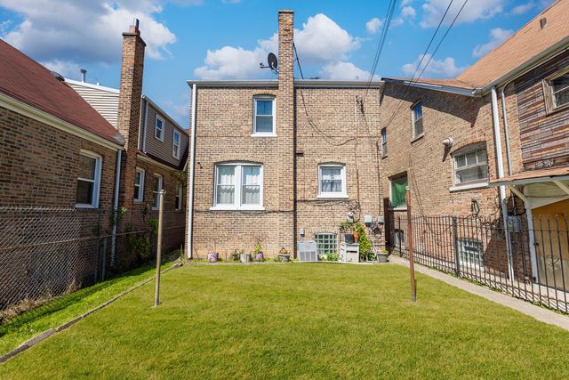 10211 S Eberhart Avenue, Chicago, IL 60628