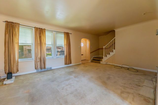 10211 S Eberhart Avenue, Chicago, IL 60628