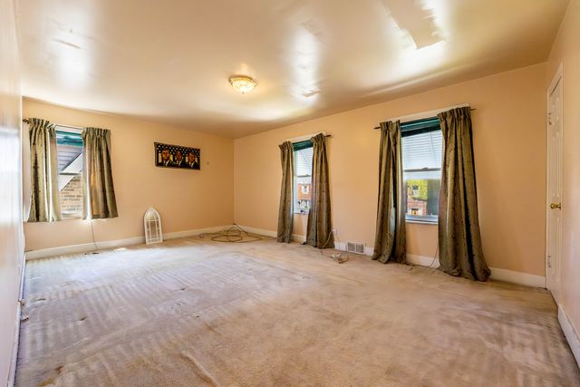 10211 S Eberhart Avenue, Chicago, IL 60628