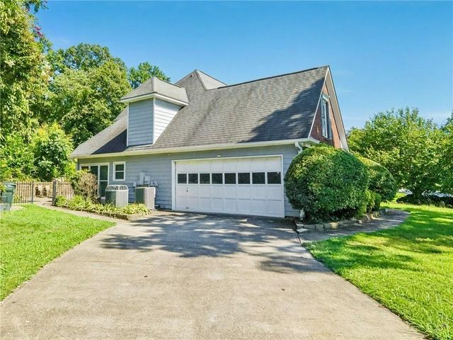 895 Thoroughbred Trace, Sugar Hill, GA 30518