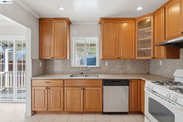 1686 Grand Avenue, San Leandro, CA 94577