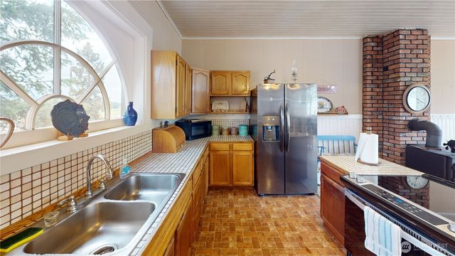 7 Lost Lake Road, Tonasket, WA 98855