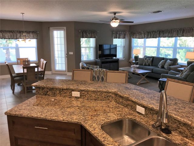 7730 34TH AVENUE W 101, Bradenton, FL 34209