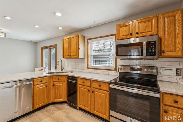 6900 Foxcroft Drive, Affton, MO 63123