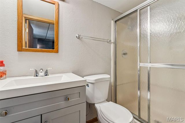 6900 Foxcroft Drive, Affton, MO 63123