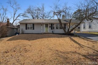 6900 Foxcroft Drive, Affton, MO 63123