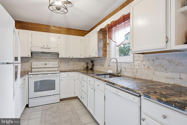 161 VALLEY CIR, Newark, DE 19711