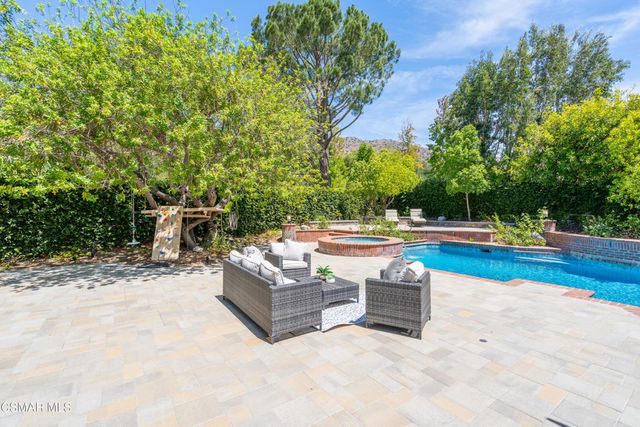 1312 Dubonnet Court, Oak Park, CA 91377