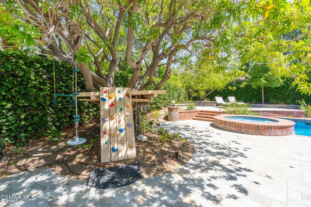 1312 Dubonnet Court, Oak Park, CA 91377