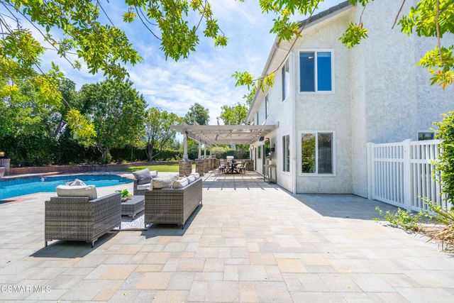 1312 Dubonnet Court, Oak Park, CA 91377