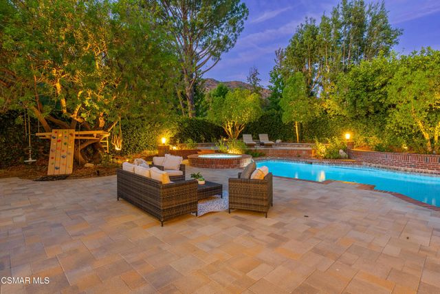 1312 Dubonnet Court, Oak Park, CA 91377