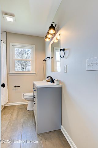 2011 Janlyn Rd, Jeffersontown, KY 40299