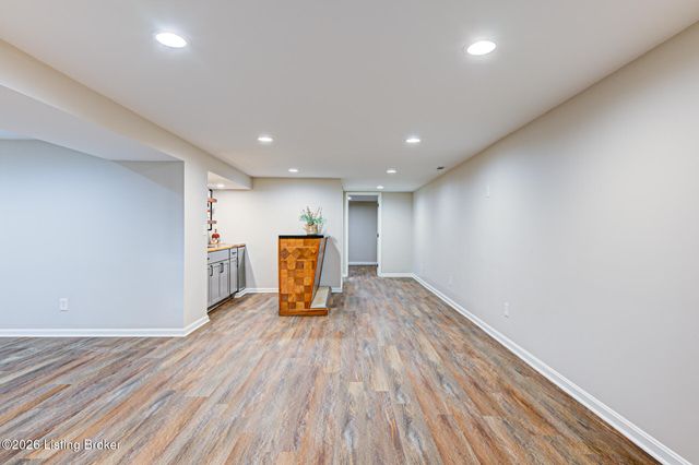 2011 Janlyn Rd, Jeffersontown, KY 40299