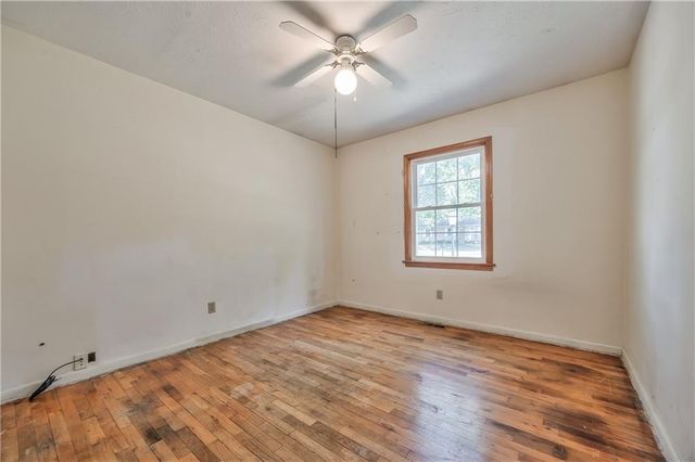 1627 E Glenn Drive, Lawrence, KS 66044