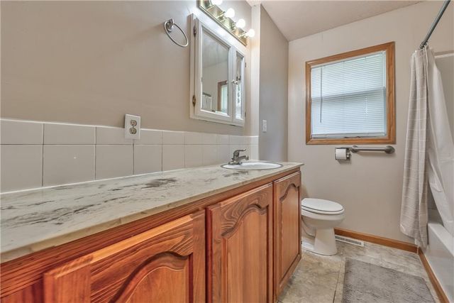 1627 E Glenn Drive, Lawrence, KS 66044