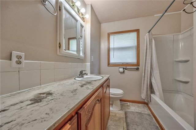 1627 E Glenn Drive, Lawrence, KS 66044