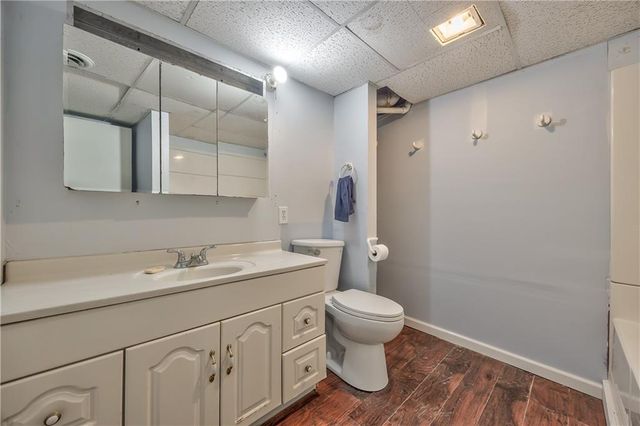 1627 E Glenn Drive, Lawrence, KS 66044