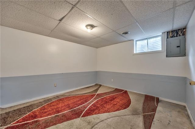 1627 E Glenn Drive, Lawrence, KS 66044