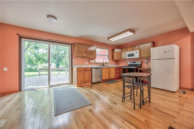 1627 E Glenn Drive, Lawrence, KS 66044