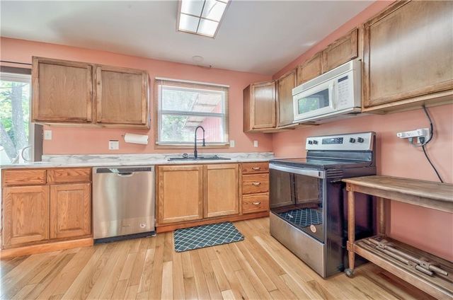 1627 E Glenn Drive, Lawrence, KS 66044