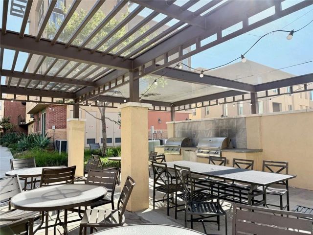 422 W Route 66 87, Glendora, CA 91740