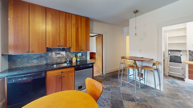 22 Alton 2, Brookline, MA 02446