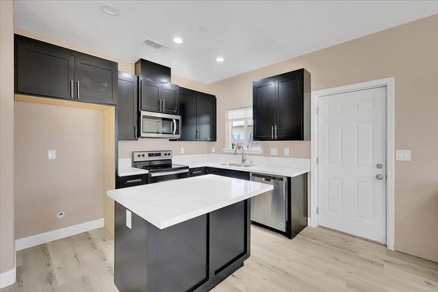 4581 Meadow Way, Olivehurst, CA 95961