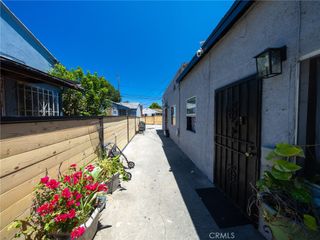 9104 S Main, Los Angeles, CA 90003