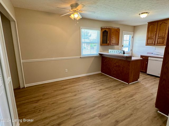 8413 CLOVERPORT DRIVE #, Louisville, KY 40228