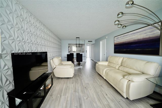 2541 Aragon Blvd 305, Sunrise, FL 33322
