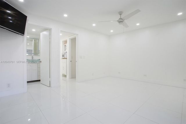 13350 SW 1st St 112P, Pembroke Pines, FL 33027