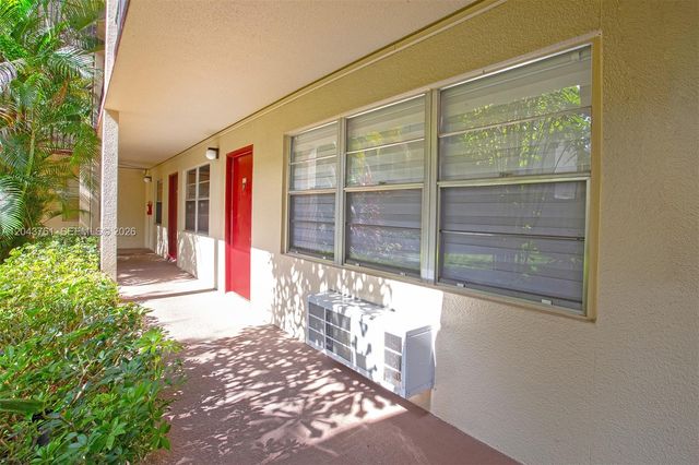 13350 SW 1st St 112P, Pembroke Pines, FL 33027
