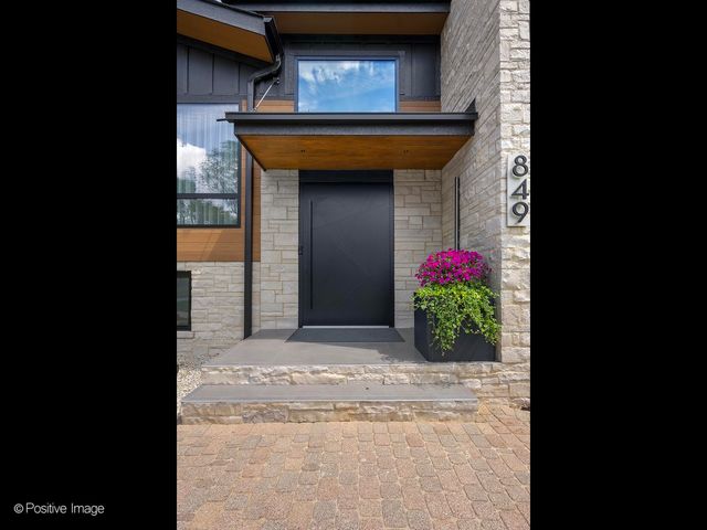 849 Cramer Court, Willowbrook, IL 60527