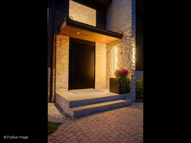 849 Cramer Court, Willowbrook, IL 60527