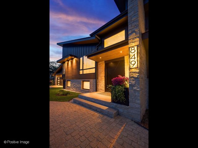849 Cramer Court, Willowbrook, IL 60527