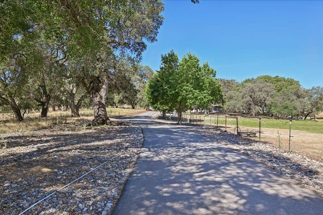 8395 Mccourtney Rd, Lincoln, CA 95648