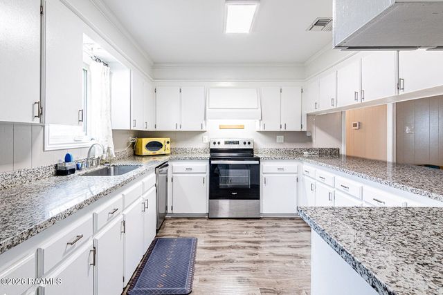 1055 Eddie Ray Road, Breaux Bridge, LA 70517