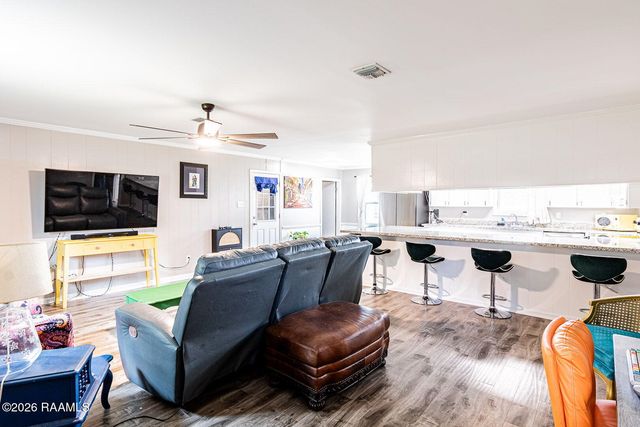 1055 Eddie Ray Road, Breaux Bridge, LA 70517