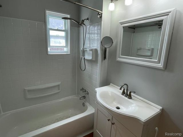 29559 Norfolk Street, Livonia, MI 48152