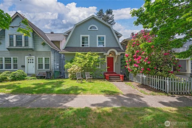 5231 12th Avenue NE, Seattle, WA 98105