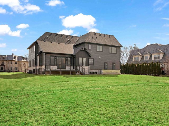 2410 White Oak Drive, Northbrook, IL 60062