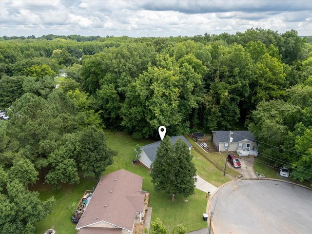 570 Kathryn Ct, Clarksville, TN 37042