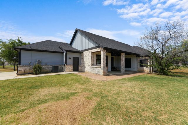 3217 Bairds Lane, Burleson, TX 76028