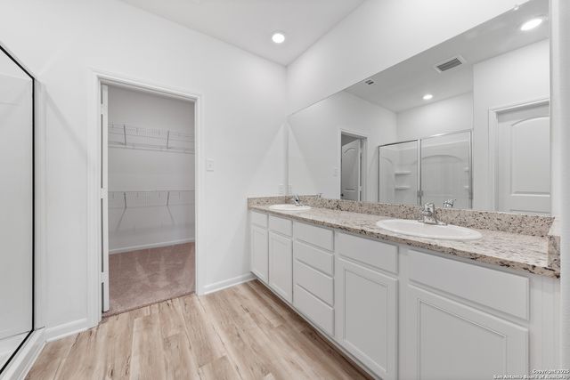 16013 Cabana Drive, Lytle, TX 78052