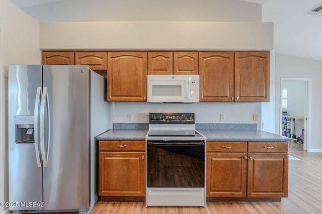 1493 W Hidden Crest Court, Green Valley, AZ 85622