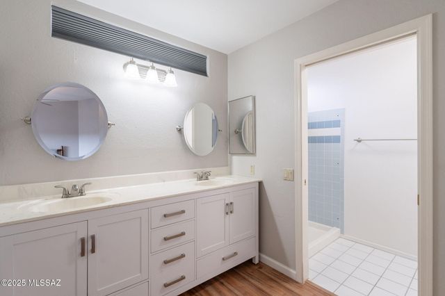 1493 W Hidden Crest Court, Green Valley, AZ 85622